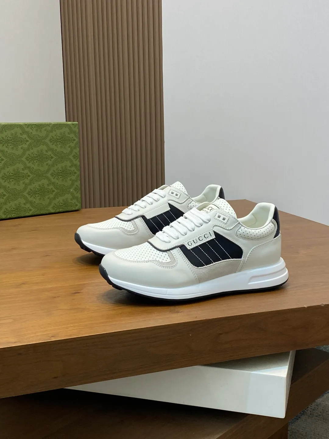Factory price: 460💰[Gucci] Gucci - High-end quality original order - Upper: Nappa calfskin, pebbled calfskin, computer embroidered brand totem - Inner: water-dyed cowhide - Outsole: ultra-light T men's shoes 💰U·Rubber; two-color molded outsole - Super high quality control·Fine workmanship: highlighted (high-end·luxury·grade) -Size: 38-45